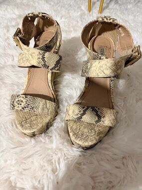 Steve Madden Snake-Print Ankle Strap Sandals in Beige Black